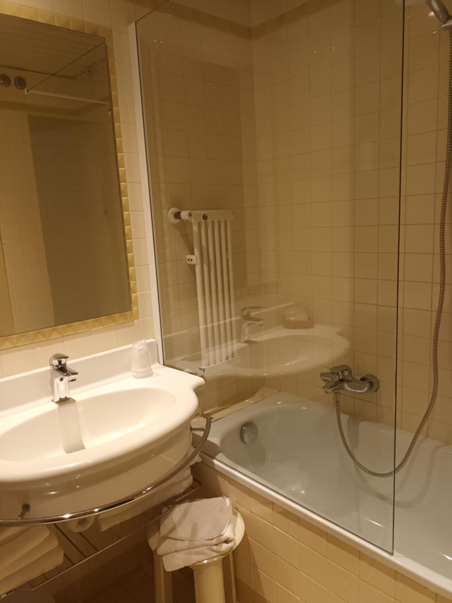 Hotel Dore