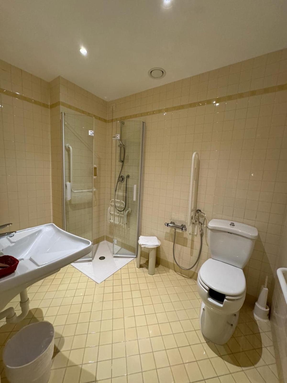 Hotel Dore